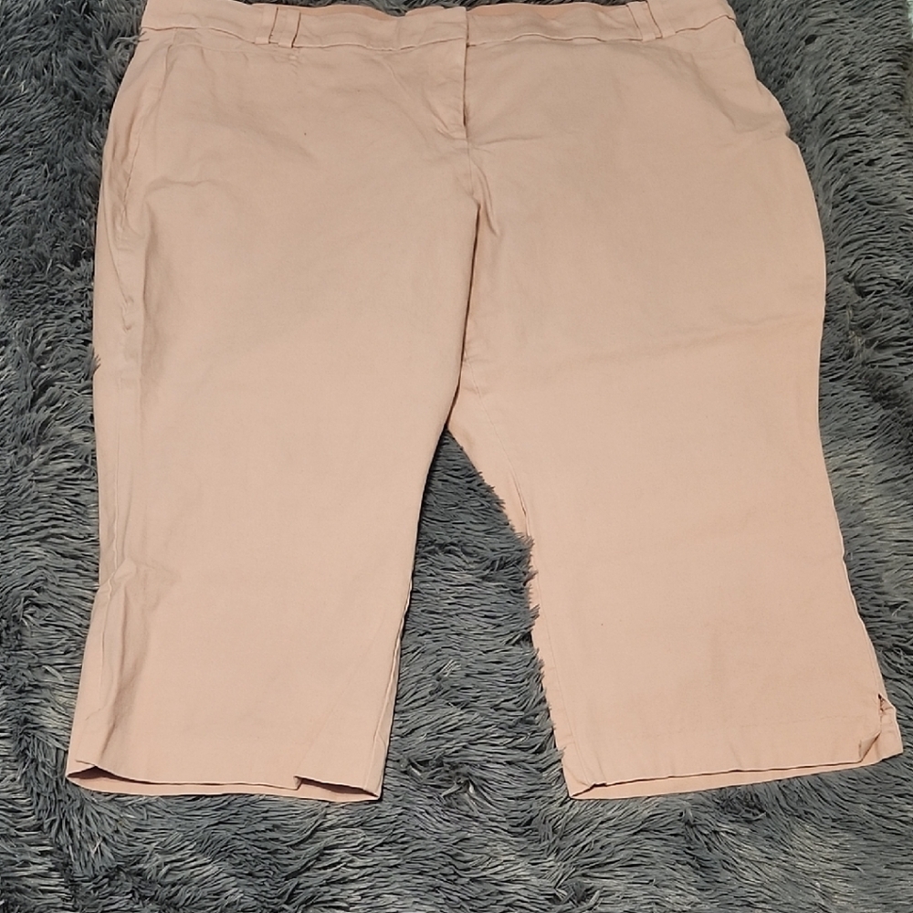 Women's Pale Pink Capris
